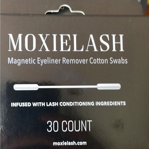 “Happy Kit” by MoxieLash with 30 count Magnetic eyeliner removal swabs - Picture 7 of 8
